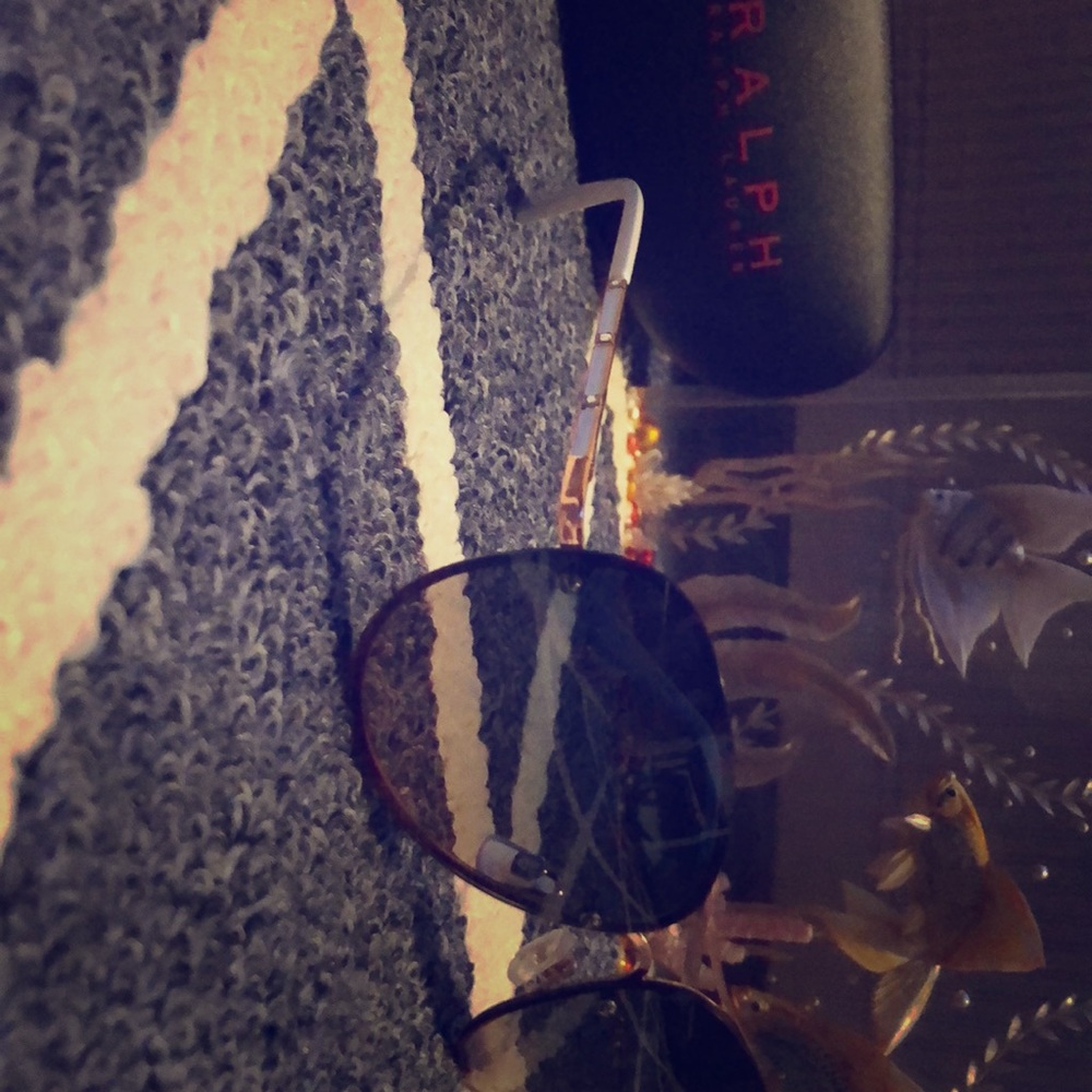 Tahari sunglasses